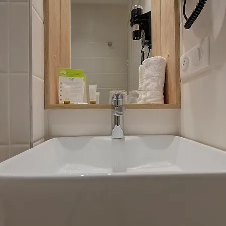 Otel Brit Europ 3*