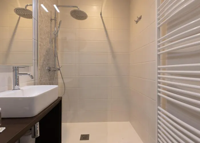 Brit Europ Szálloda 3*